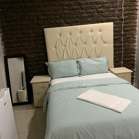 Reitz Guest House Mafikeng Exterior foto